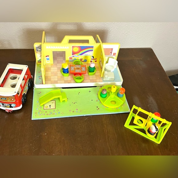 FISHER PRICEđź’ĄVINTAGE~RARE FINDINGS 1978đź’ĄPlay Family Nursery School #929 - Picture 15 of 16